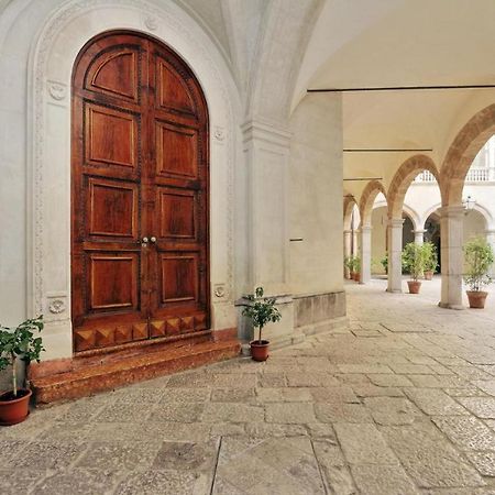 Palazzo Mazzarino Apartment ปาแลร์โม ภายนอก รูปภาพ