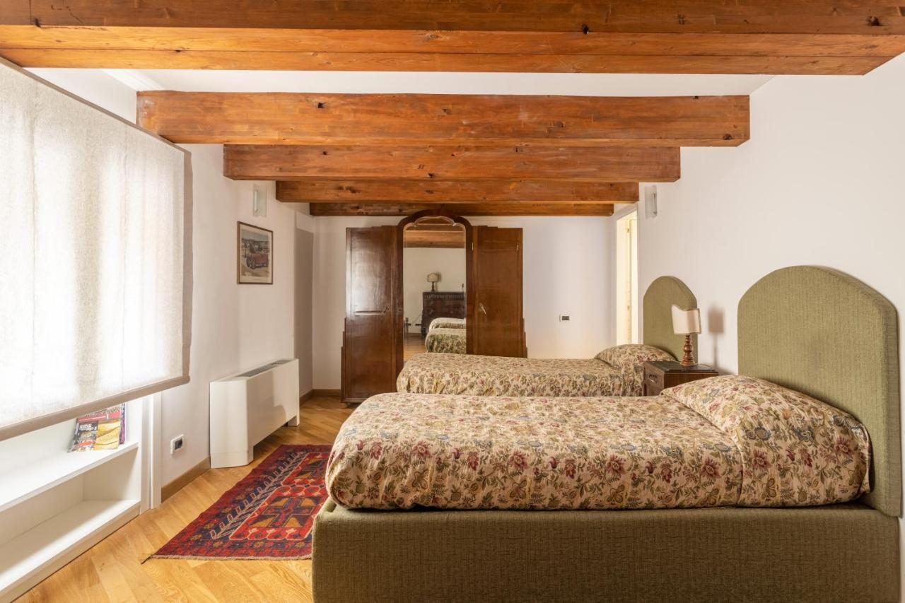Palazzo Mazzarino Apartment ปาแลร์โม ภายนอก รูปภาพ