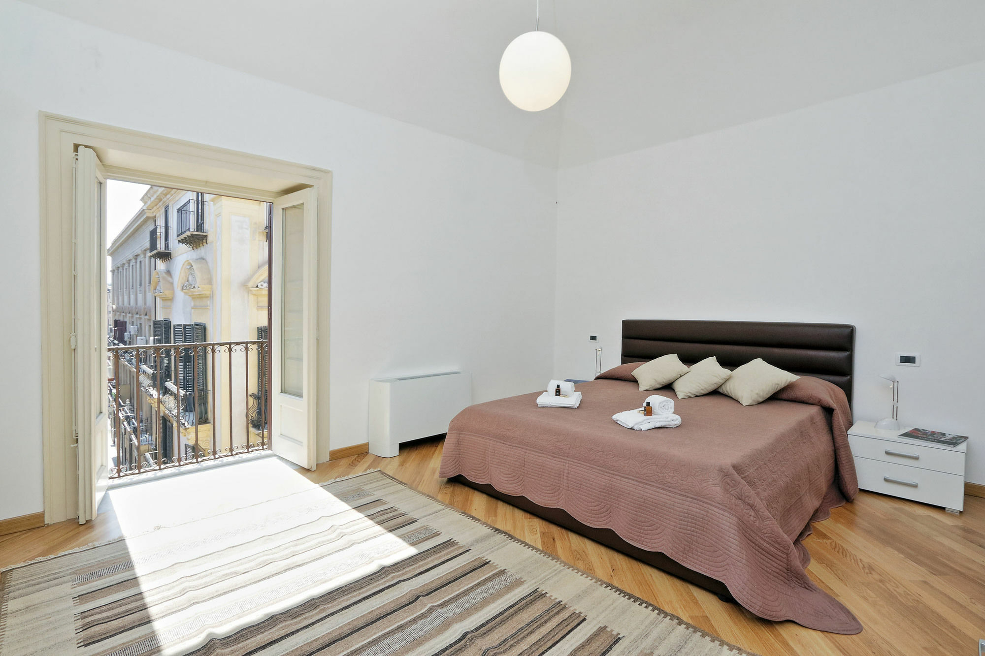 Palazzo Mazzarino Apartment ปาแลร์โม ภายนอก รูปภาพ