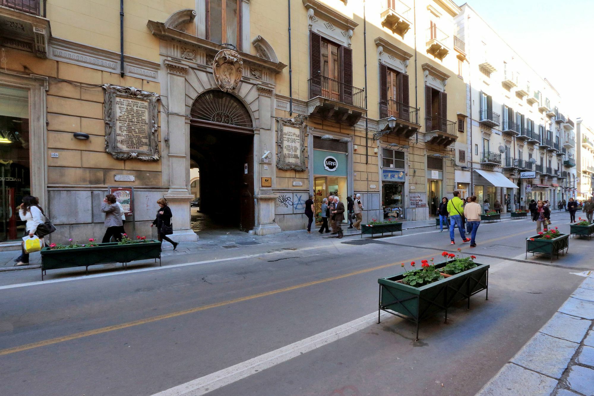 Palazzo Mazzarino Apartment ปาแลร์โม ภายนอก รูปภาพ
